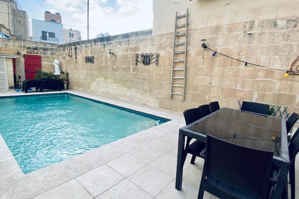 Apartmán Free Breakfast, Pool, Spacious Aircon Hideaway Mosta Exteriér fotografie